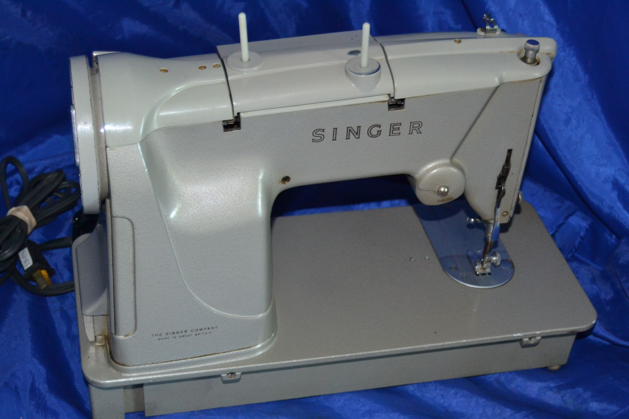 SINGER 328K STYLEOMATIC SEWING MACHINE SERIAL NO EX436700 BORN DATE